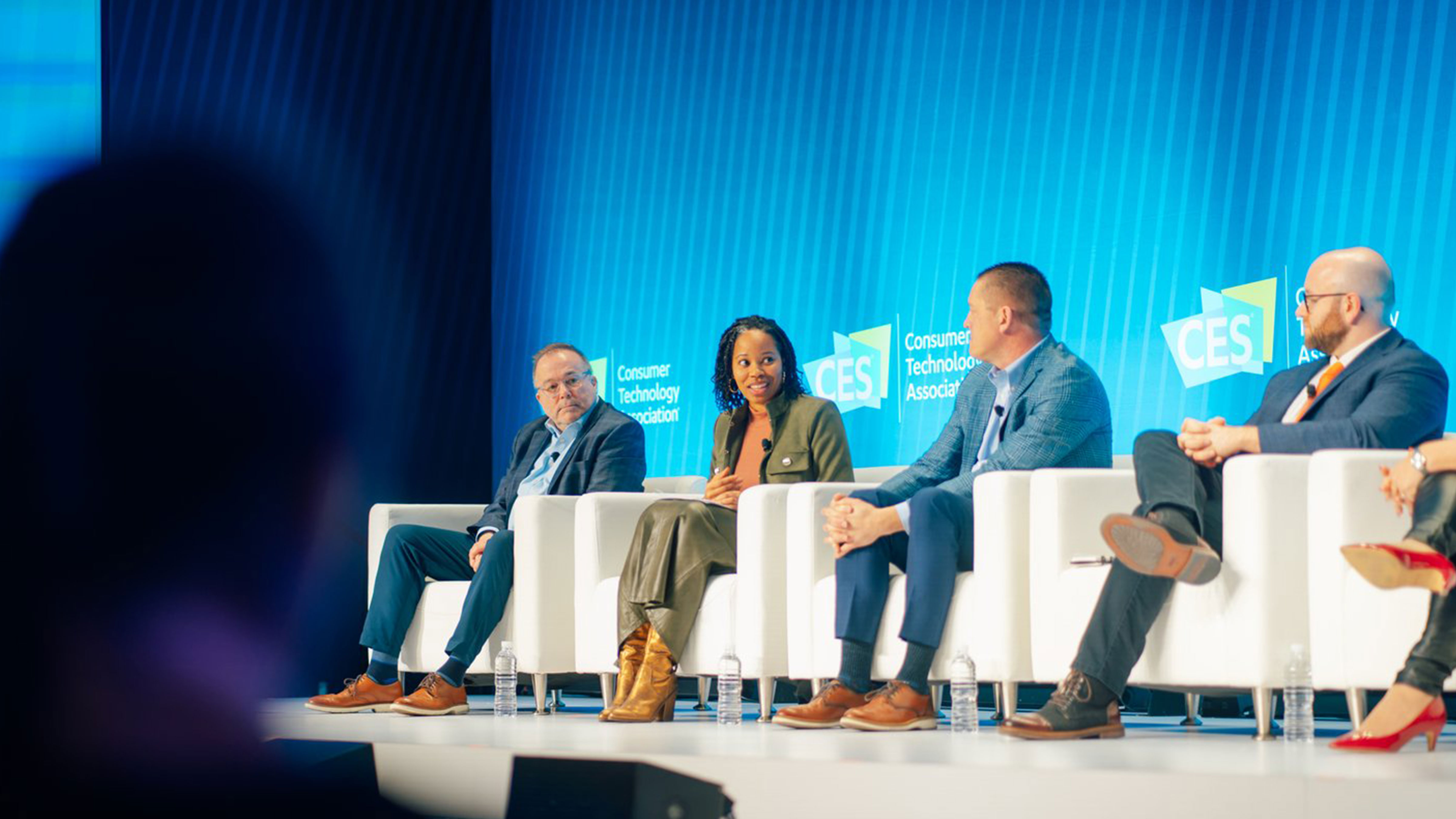 Seamless Cities: Making Smart Tech Work Together Effortlessly 