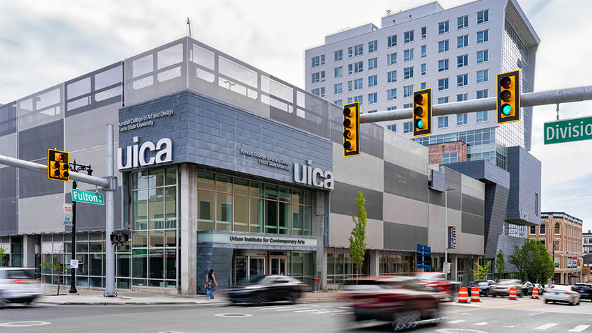 building on busy street corner
